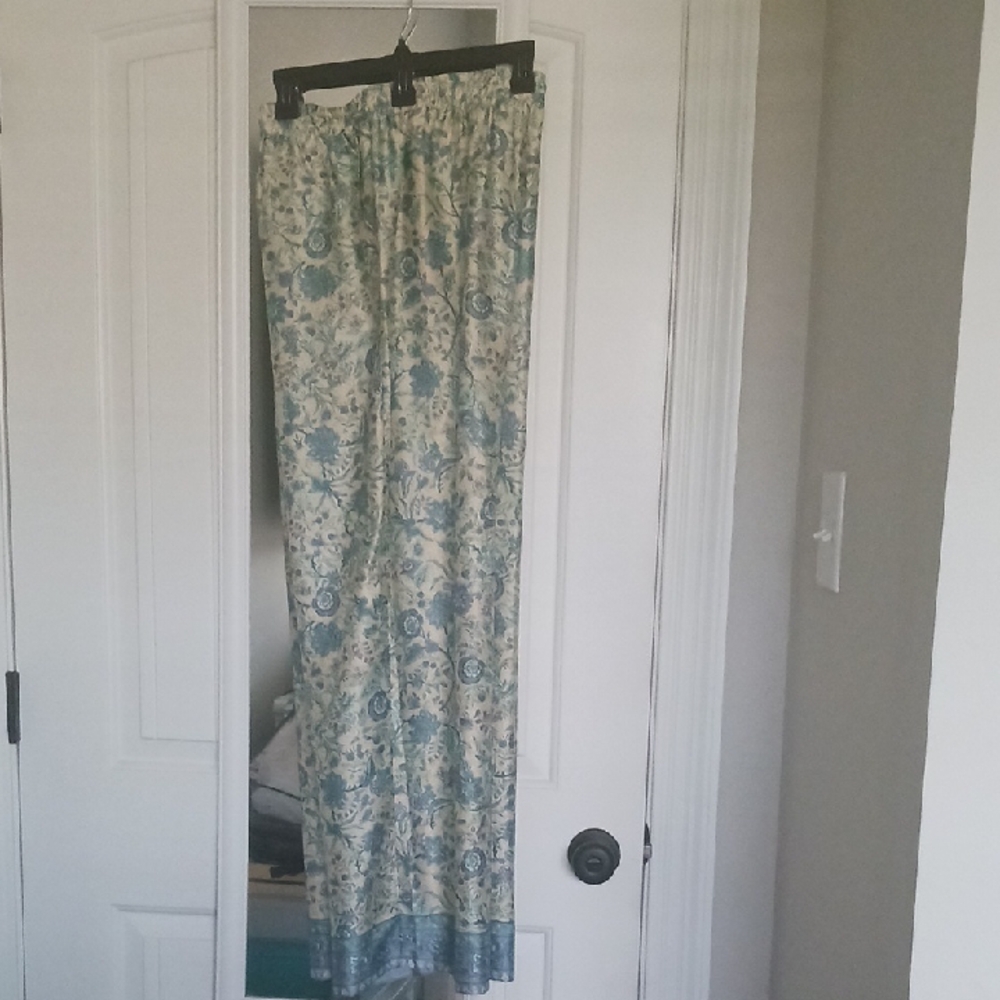 Vince Camuto Blue and Cream Floral Pants